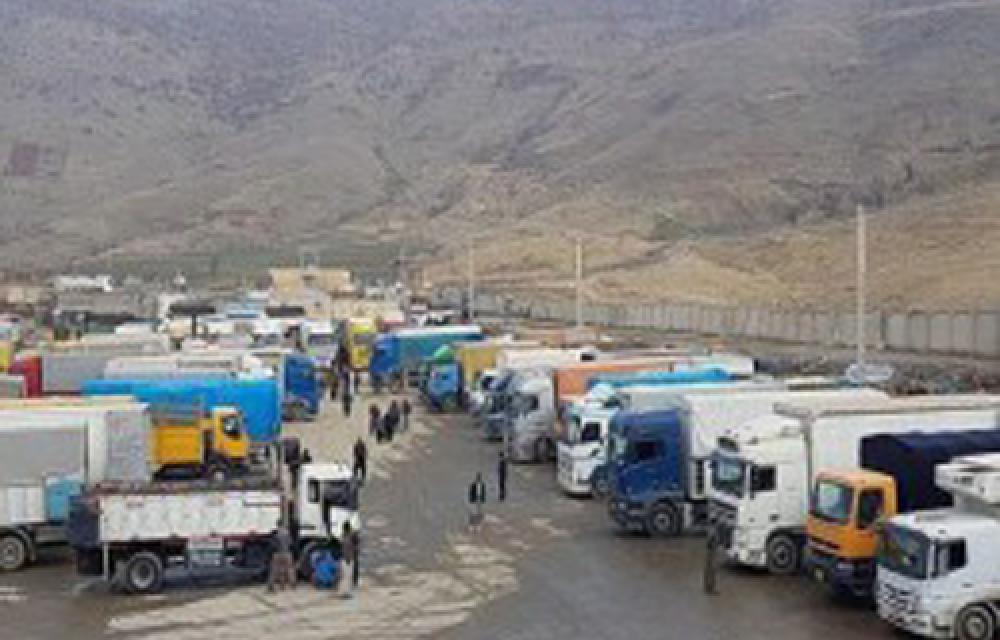 زمین‌گیر شدن ۴۰۰ کامیون ایرانی حامل سوخت در داخل خاک افغانستان